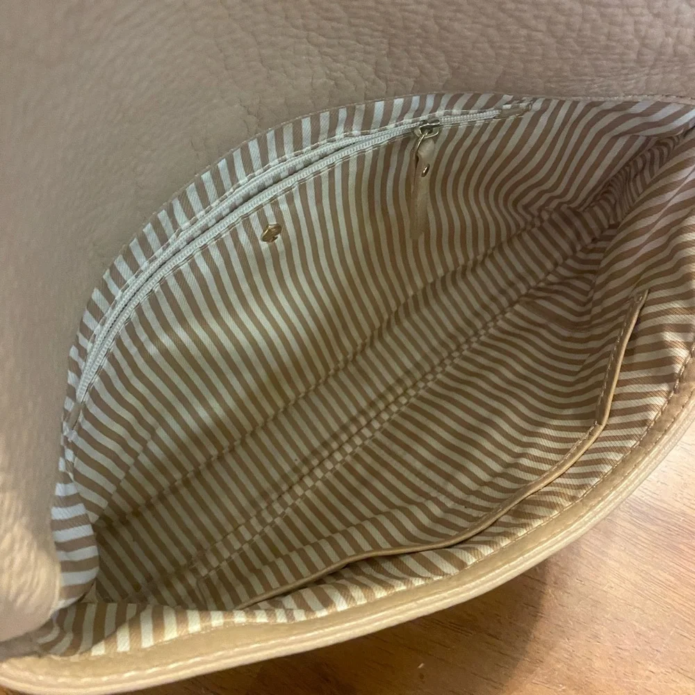 VTG kate spade Light Beige Fold-Over Pebbled Leather Crossbody